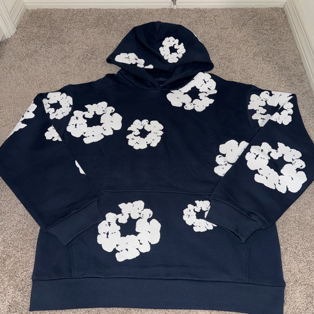 The Cotton Wreath Sweatshirt Navy